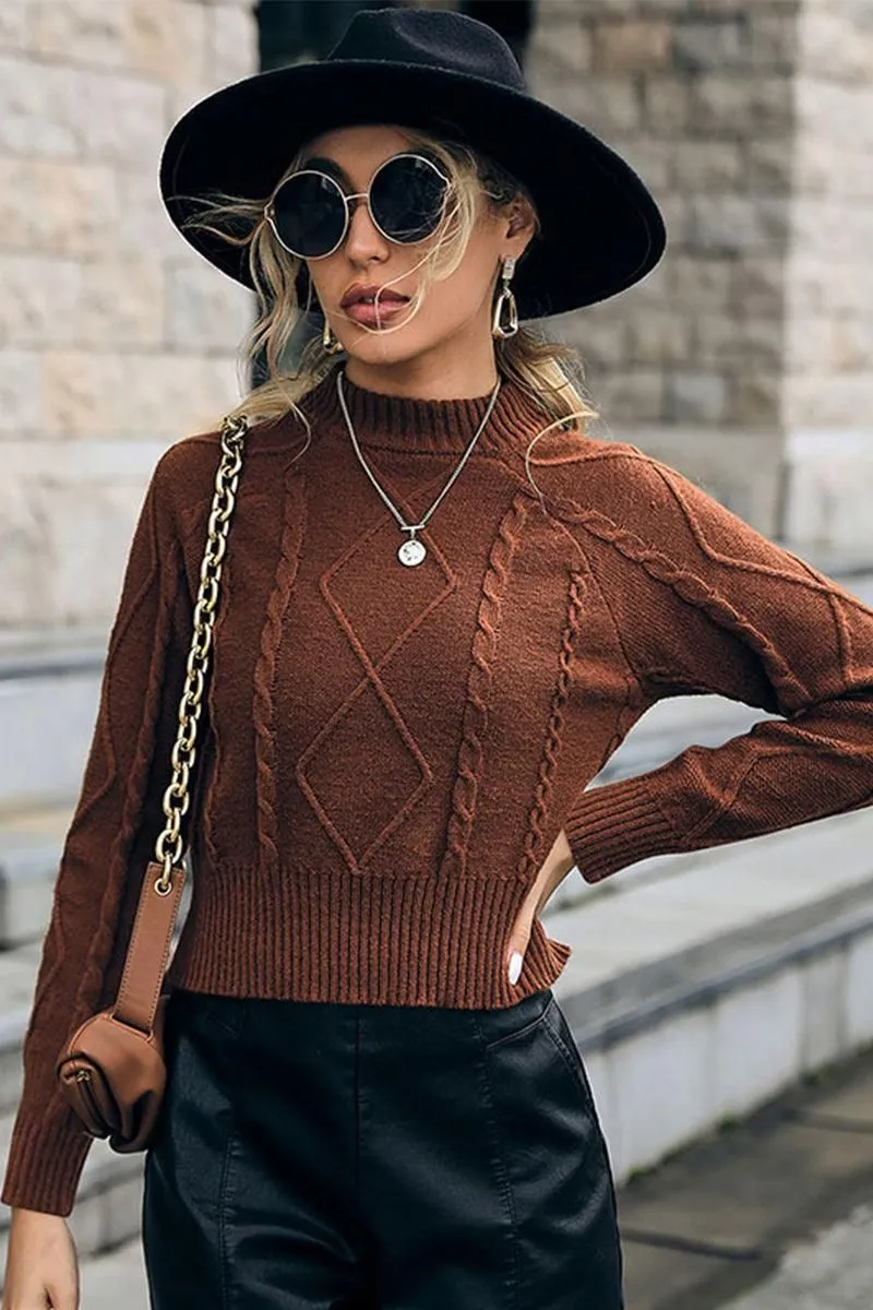 CABLE KNIT DETAILED SHORT LENGTH SWEATER