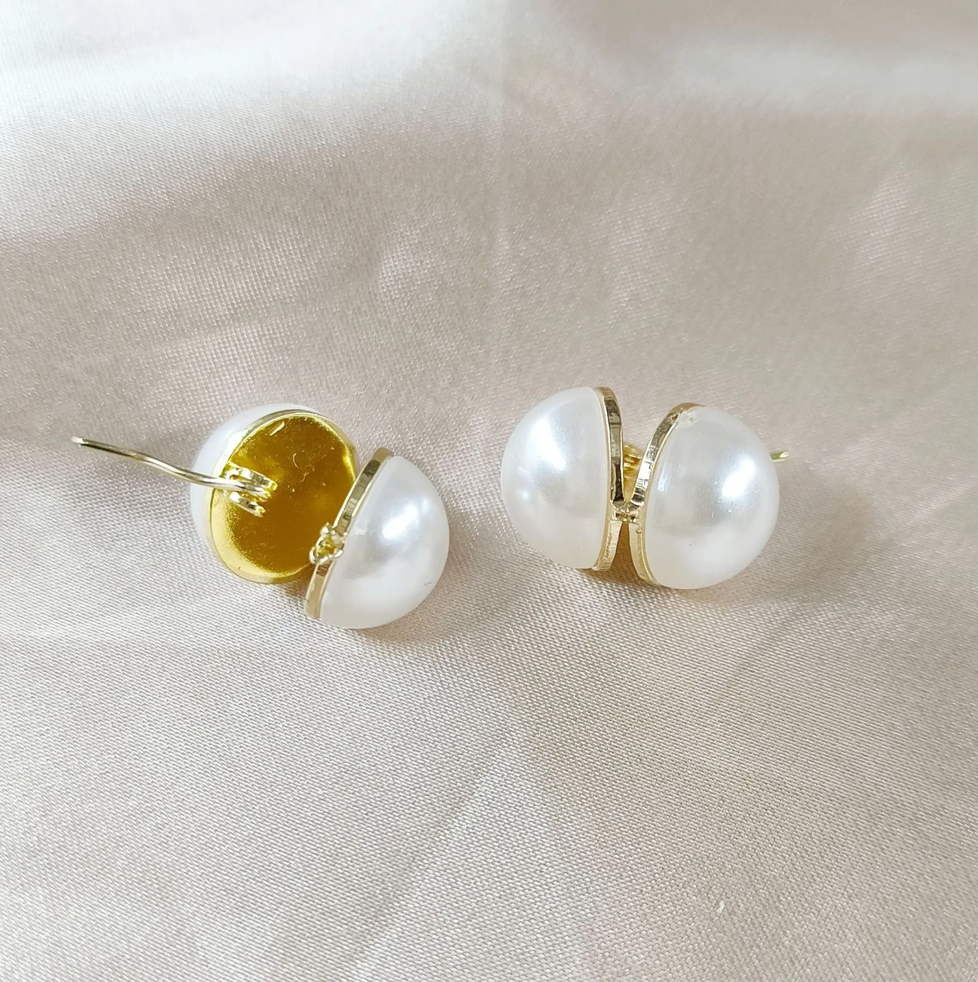 double-pearl-ball-ear-buckle-earrings-jlt11244