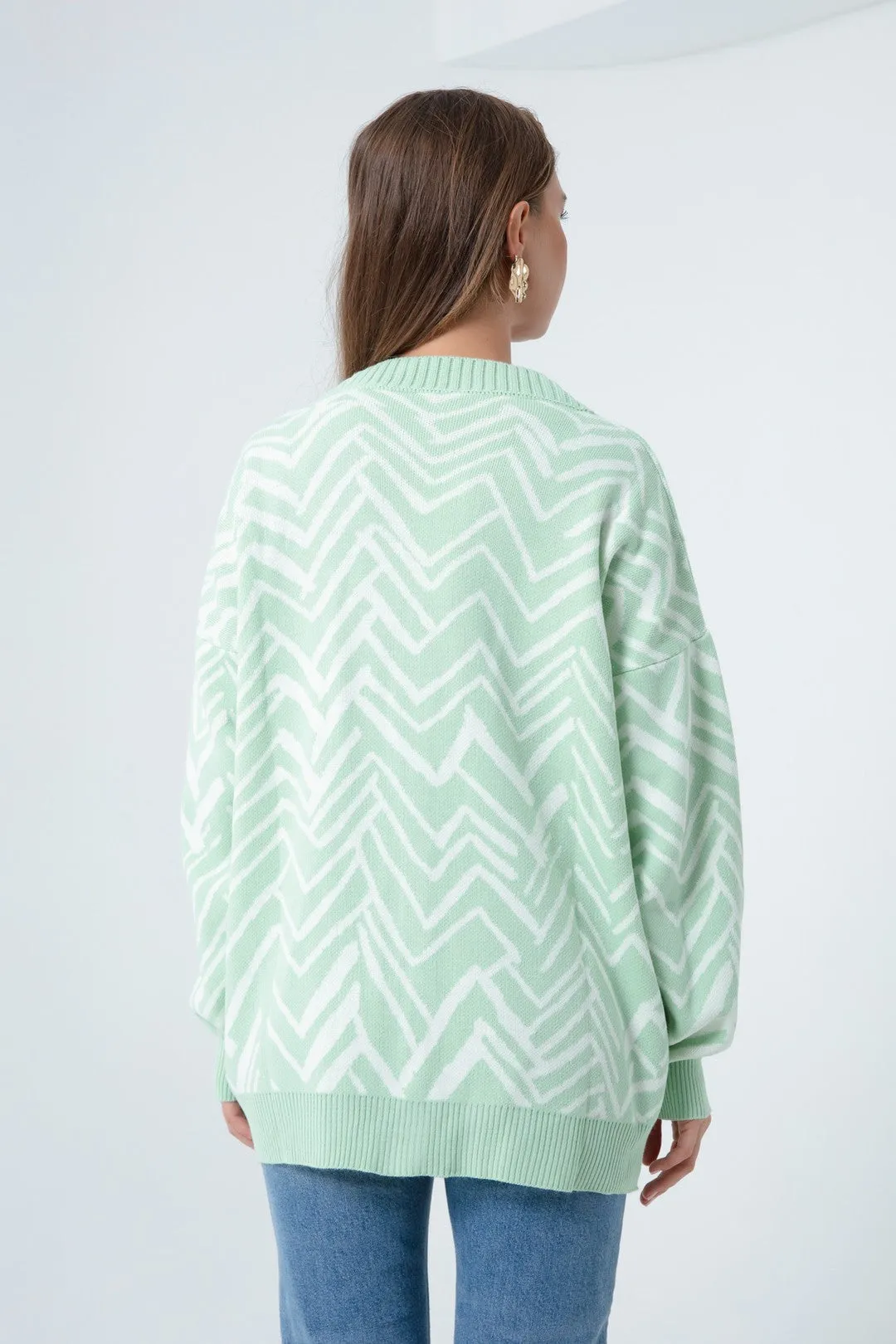 Female Zigzag Pattern Knitwear Cardigan