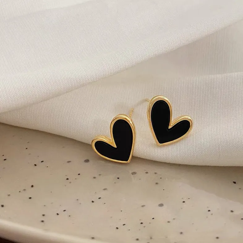 Heart Shaped Black Stud Earrings jlt12762